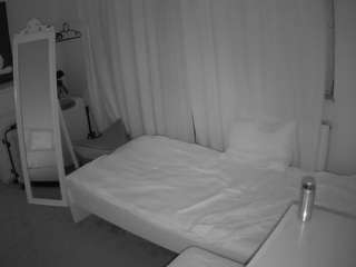 voyeurcam-julmodels-reallife-3