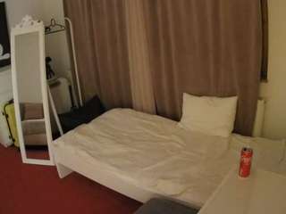 voyeurcam-julmodels-reallife-3