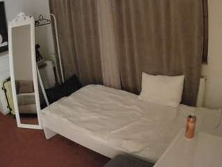 le modèle voyeurcam-julmodels-reallife-3 est en webcam porno dans un show sur le site camsoda, il possède les tags suivants: flashing,full nudity,hidden,hidden cam,hot,julmodels-house,pov,sexwebcam,voyeur,hd