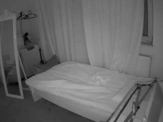 voyeurcam-julmodels-reallife-3