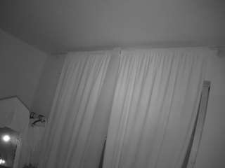 voyeurcam-julmodels-reallife-3