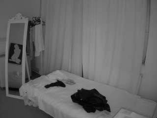 This model is live right now. voyeurcam-julmodels-reallife-3