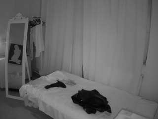このモデルは現在ライブ中です。 voyeurcam-julmodels-reallife-3