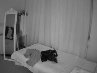 Эта модель сейчас онлайн. voyeurcam-julmodels-reallife-3