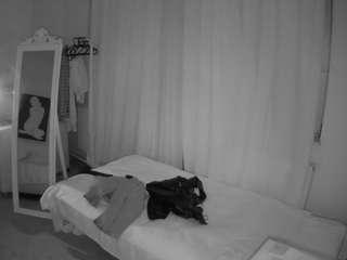 Bu model şu anda canlı. voyeurcam-julmodels-reallife-3