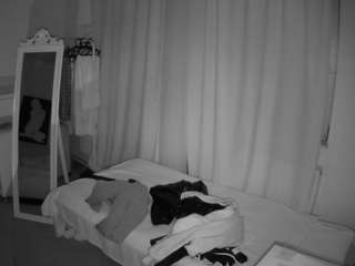 Acest model este live acum. voyeurcam-julmodels-reallife-3