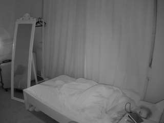voyeurcam-julmodels-reallife-3