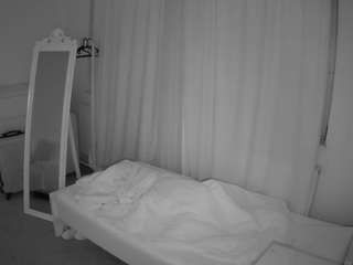 voyeurcam-julmodels-reallife-3