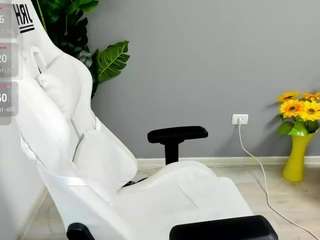 eveeevian's CamSoda show and profile