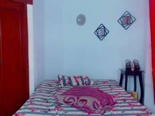 marcela-browm Live Webcam on CamSoda