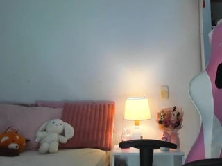 namiwolff's CamSoda show and profile