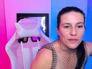 april-johnson Live Webcam on CamSoda