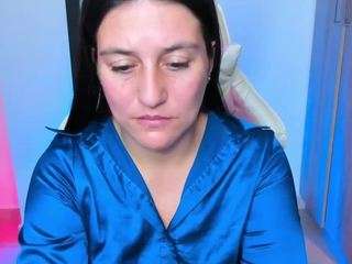 april-johnson's CamSoda show and profile