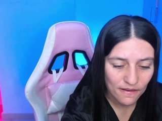 april-johnson's CamSoda show and profile