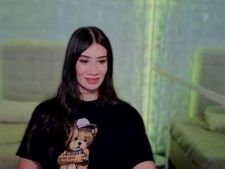 briannasalinas's CamSoda show and profile