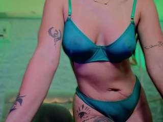 briannasalinas live cam profile