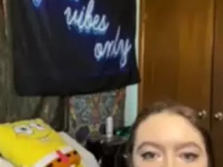 urfrienddelilah's Live Sex Cam Show