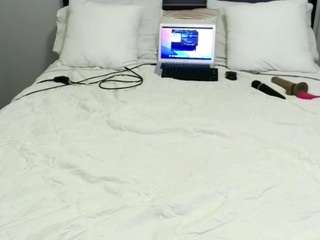 badgirl-kiki webcam model