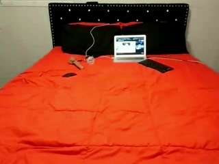 badgirl-kiki webcam model