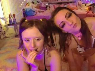 arianina webcam model