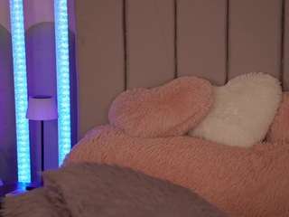 vickysecret's CamSoda show and profile