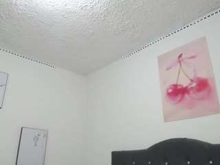 emmilysanderss live cam profile