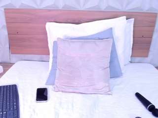 lunaleee's CamSoda show and profile