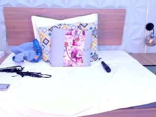 lunaleee's CamSoda show and profile