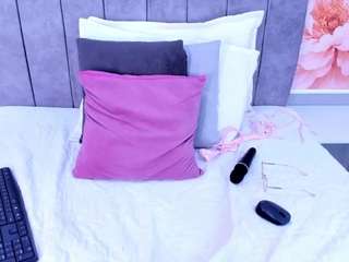 lunaleee live webcam show