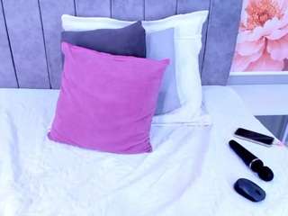 lunaleee live webcam show