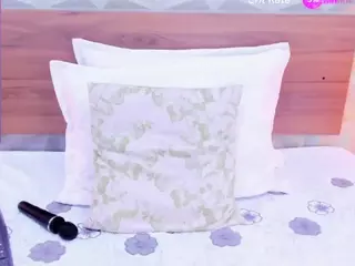 LUNALEEE's Live Sex Cam Show