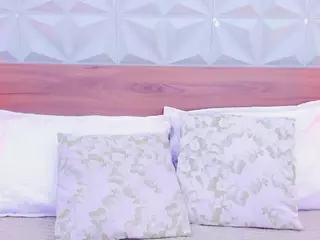 LUNALEEE's Live Sex Cam Show