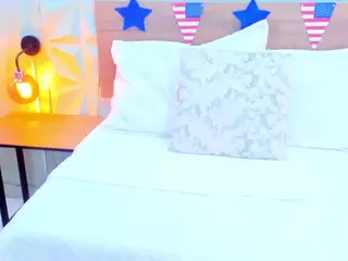 LUNALEEE's Live Sex Cam Show