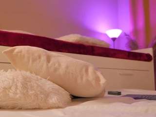 zenyatheress's CamSoda show and profile