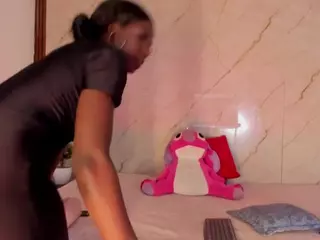 Evonye's Live Sex Cam Show