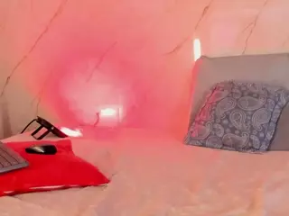 Evonye's Live Sex Cam Show