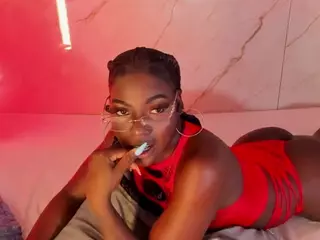 Evonye's Live Sex Cam Show