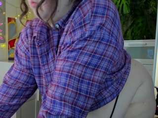 le modèle raydirin est en webcam porno dans un show sur le site camsoda, il possède les tags suivants: asshole,jerk off instruction,young-adult,toys,thong,thick,tease,submissive,strip,squirter,spank,shaved pussy,pawg,no smoking,lovense,belly,joi,glasses,creampie,big-nipples