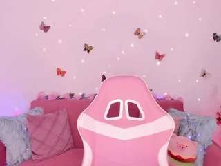 zaratorres Live Webcam on CamSoda