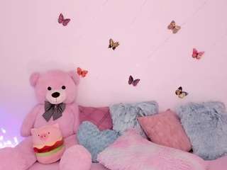 zaratorres Live Webcam on CamSoda