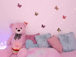 zaratorres's CamSoda show and profile