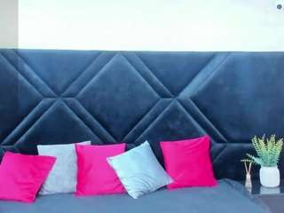 cristallrose69's CamSoda show and profile