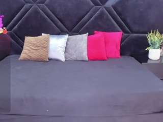 cristallrose69's CamSoda show and profile