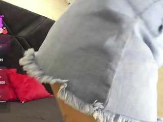 cristallrose69's CamSoda show and profile