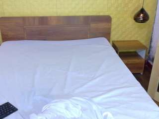 bootyliciousss webcam model