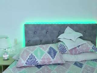 Live webcam model nicolepowell on Soda Cams