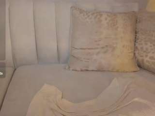 staceywood's CamSoda show and profile