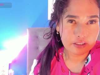 victoriamilf Live Webcam on CamSoda