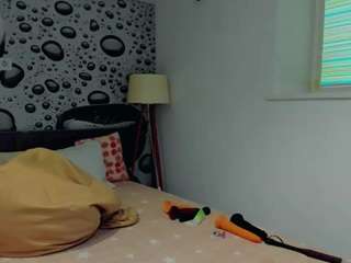 almafancy's CamSoda show and profile