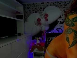 almafancy's CamSoda show and profile